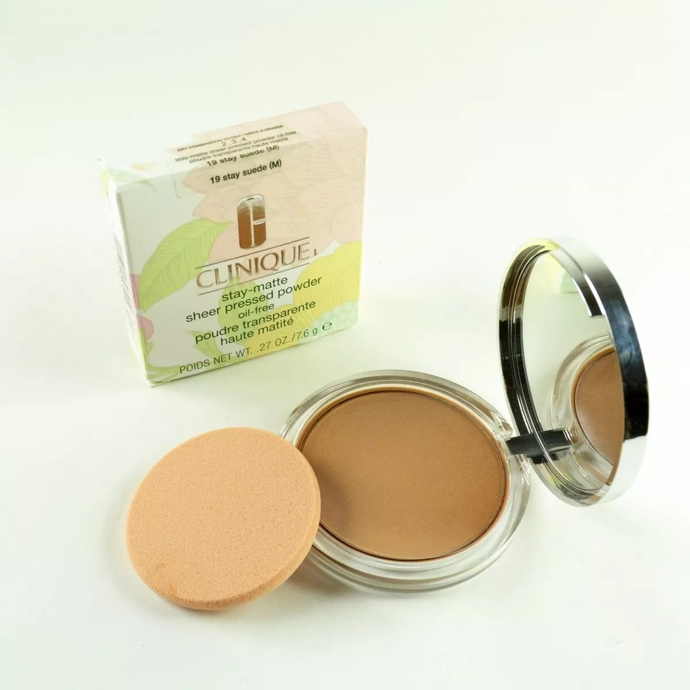Clinique Stay Matte Sheer Pressed Powder #19 Stay Suede – 0.27 oz – NEW IN BOX